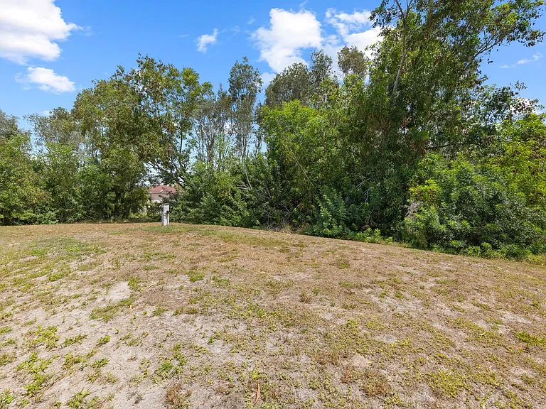 221 Meadow Rd — Photo 22