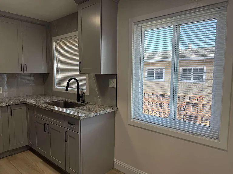 1749 Hester Ave #6 — Photo 4