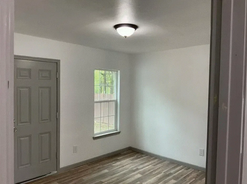 3 bed, 2.5 bath, 1062 sqft, $2,100 — Photo 4