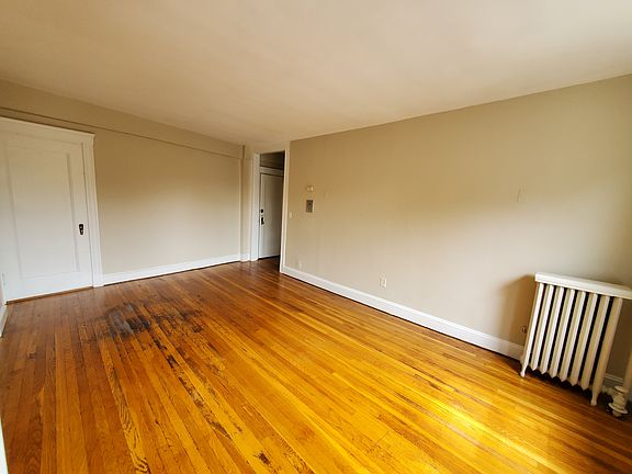 3rd image of 15 Linnaean St APT 9