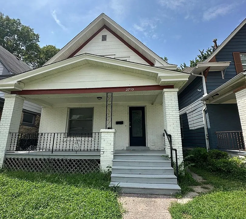 2710 Indiana Ave