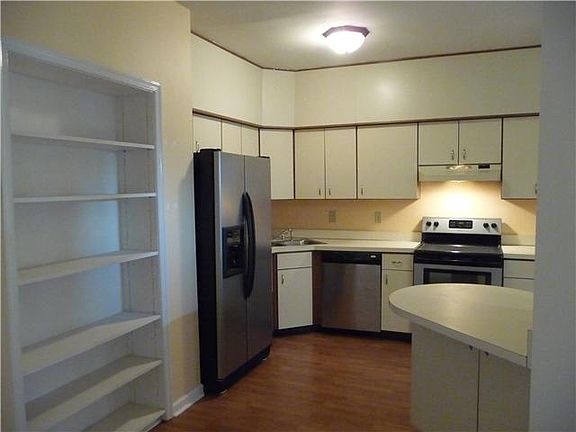 Another view of kitchen