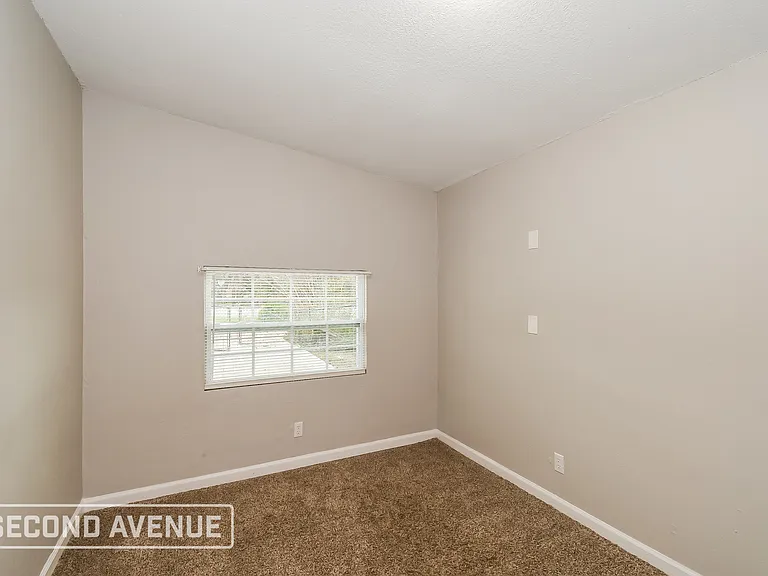 2230 W 11th St — Photo 16