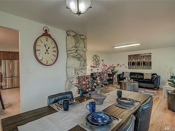 Dinning Room (Main)
