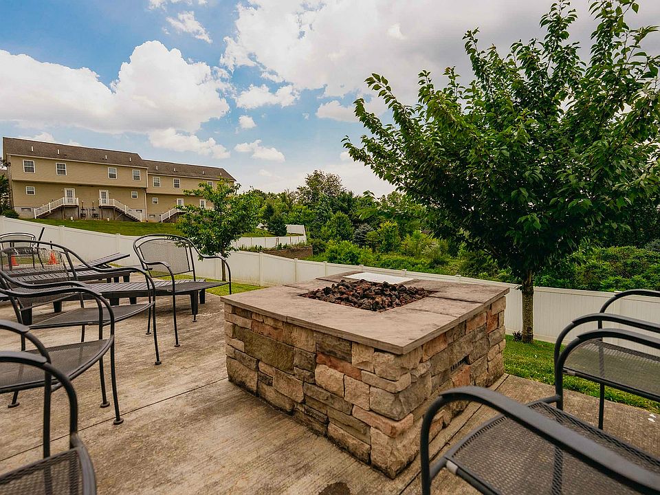 The Villas at Happy Valley - 07
