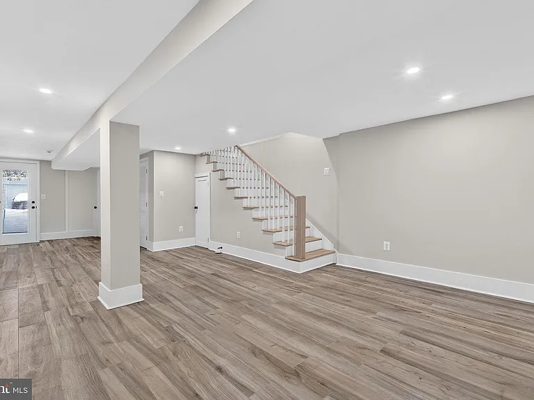 32 Adams St NW — Photo 35