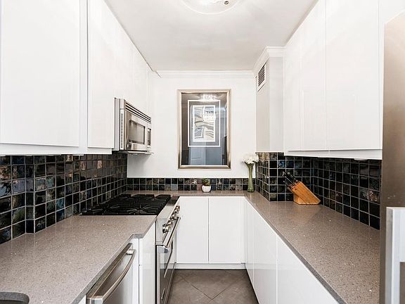5th image of 400 Central Park W APT 7Y