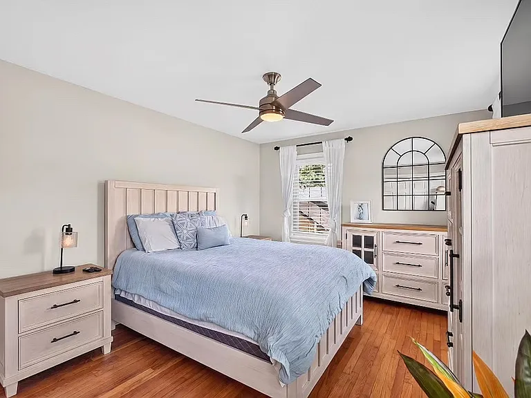 1228 Elizabeth St — Photo 8