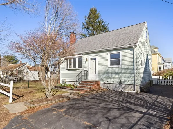 32 Leonard Rd, Melrose, MA 02176