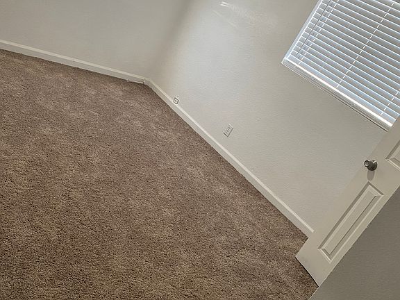 5th image of 203 Oildale Dr #1