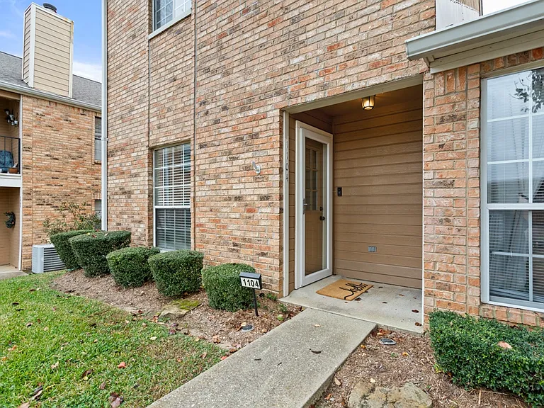 415 Thigpen Dr #1104 — Photo 5