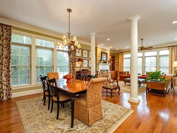 4th image of 119 Elgin Ct