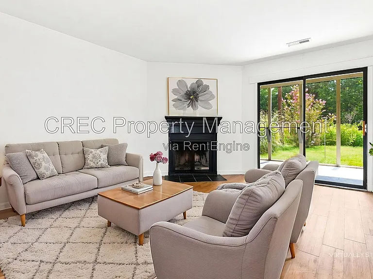 2736 Jobee Dr — Photo 4
