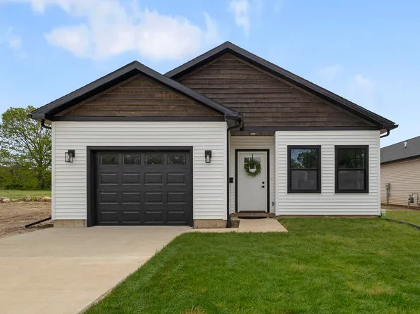 4810 York Dr, South Bend, IN 46614