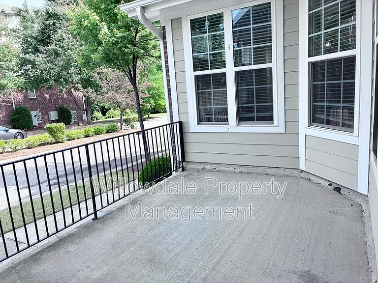 100 Spring Pine Ln — Photo 21