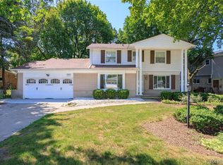 17577 E Goldwin St, Southfield, MI 48075