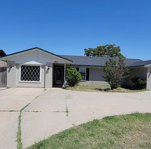 1805 Magnolia Ave Photo 1