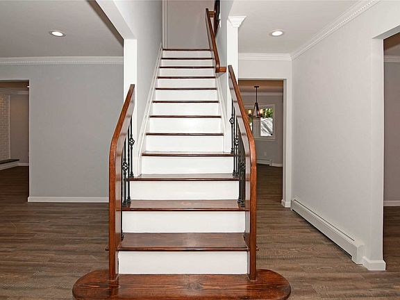 4th image of 5 Robin Ln