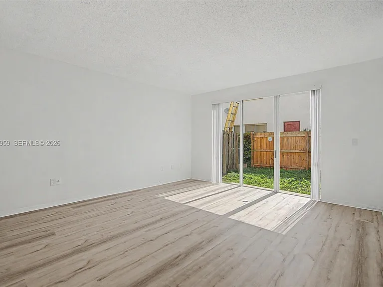 975 NE 42nd Ter #975 — Photo 14
