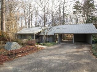 1034 Sweetbriar Rd, High Point, NC 27262