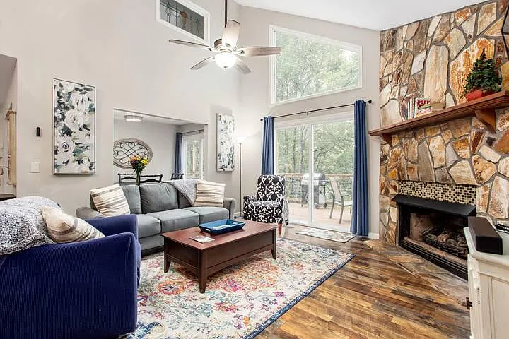 9 Moonstone Dr — Photo 2