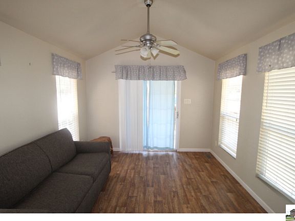 5th image of 6 Lantana Dr
