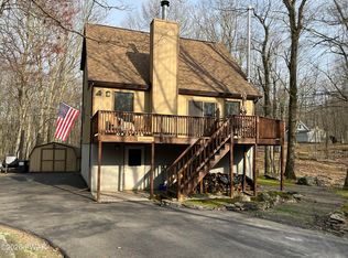 108 Crestview Ct, Hawley, PA 18428