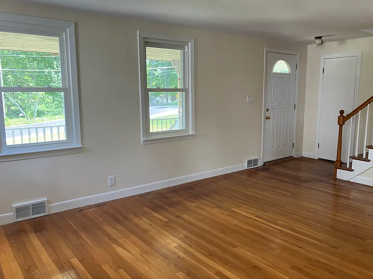 175 1st Crown Point Rd — Photo 11