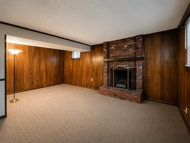 8806 Crescent Ave — Photo 3