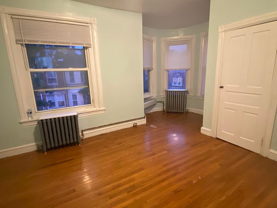 1st image of 238 Buckingham Pl #3