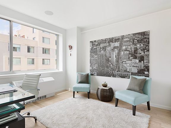 2nd image of 40 W 116th St #916