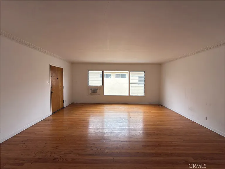 1042 S Sherbourne Dr #4 — Photo 5