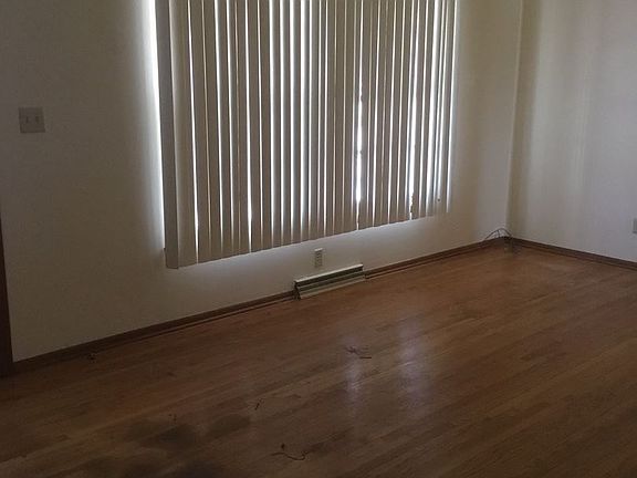 4th image of 2307 Skokie Dr