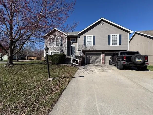 3020 Garland St, Leavenworth, KS 66048