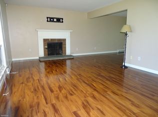 12 Carriage Path N, Milford, CT 06460