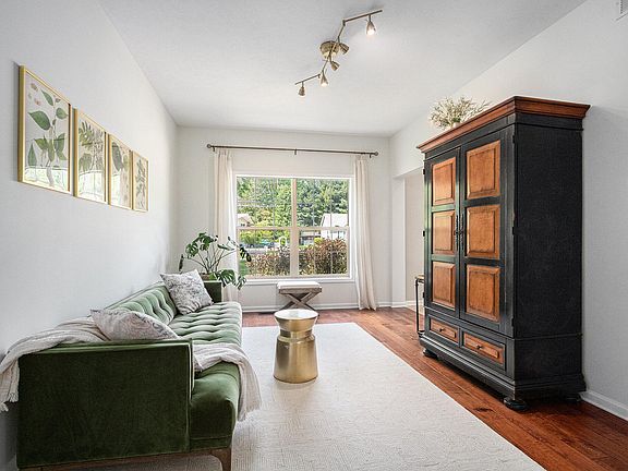 5th image of 4844 Ontario Dr