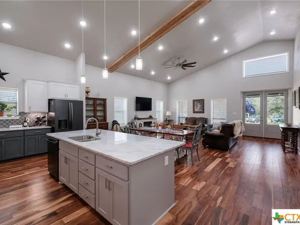 1177 Choctaw Ln, Kingsbury, TX 78638