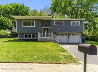 12 E Shadow Lawn Dr, Neptune, NJ