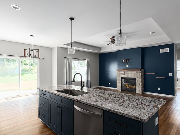 3rd image of 616 Greenway Point Dr