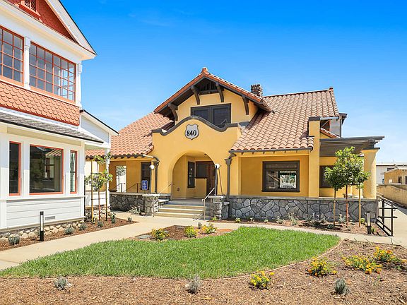 3rd image of 840 N Fair Oaks Ave #101