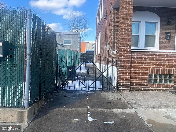 4th image of 933 Lansdowne Ave