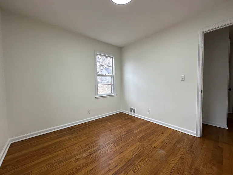 6762 Maple St — Photo 5