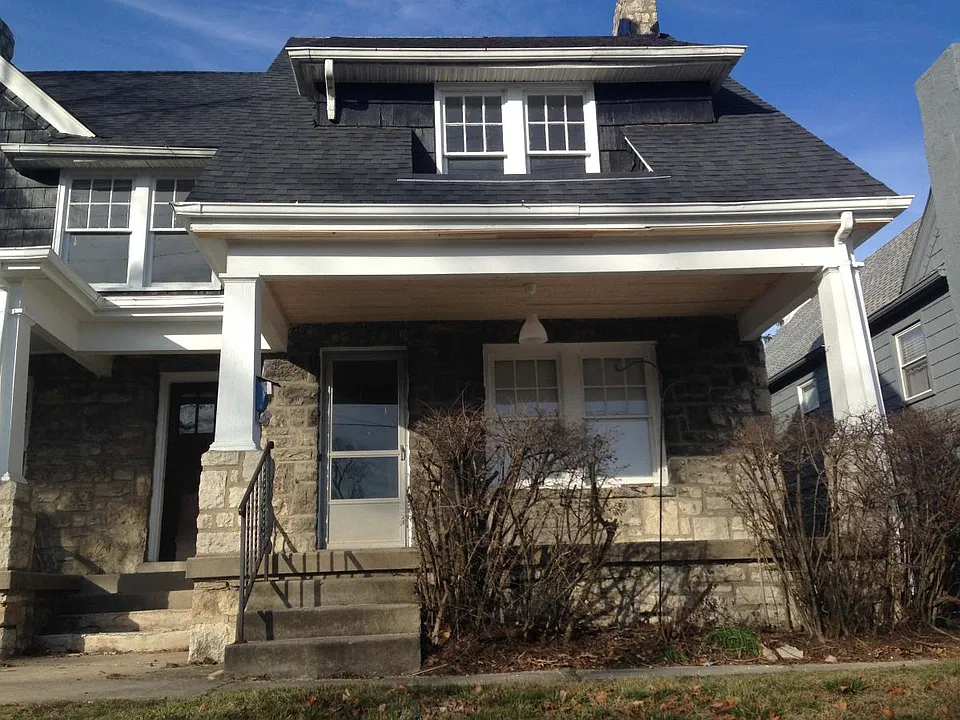 1834 1/2 W 5th Ave