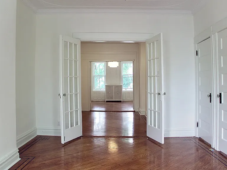 549 73rd St #2 — Photo 3
