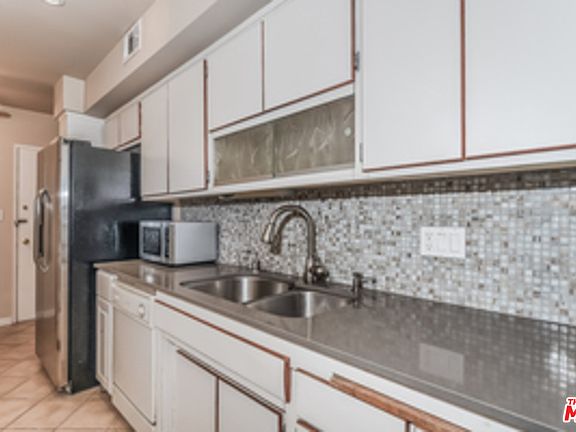 3rd image of 5411 Tyrone Ave APT 103