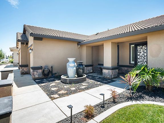 4th image of 776 Whitaker Way