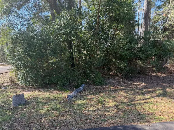 299B Cypress Dr, Conroe, TX 77304