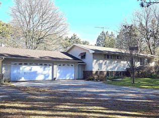 7910 Greeler Ln, Wisconsin Rapids, WI 54494