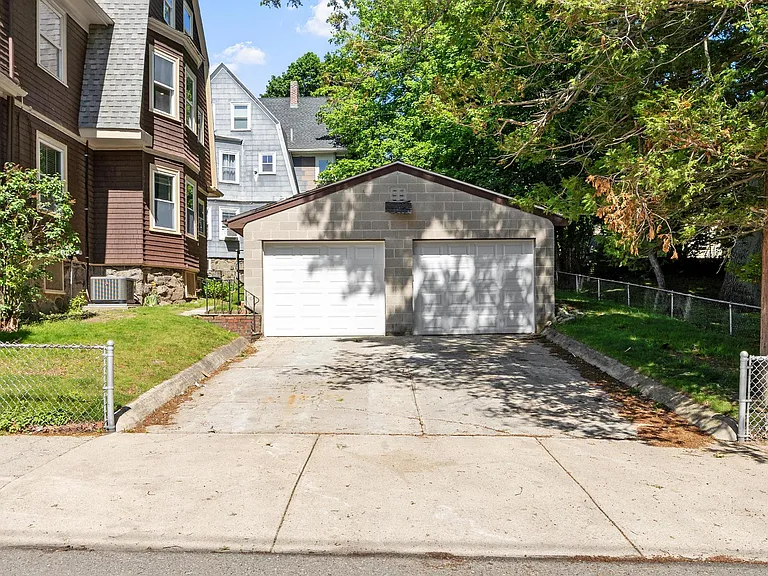 61 Warren St #2 — Photo 37