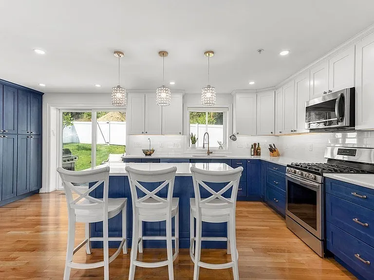 259 Lake Ave N #A — Photo 4